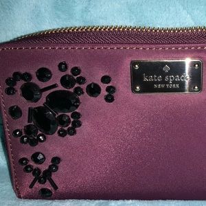 ♠️kate spade NWT Zippered Wallet♠️